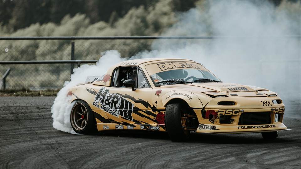 car desktop 2560x1440 wallpaper
