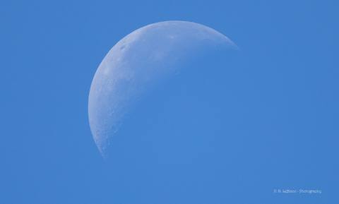 moon desktop 2048x1232 wallpaper